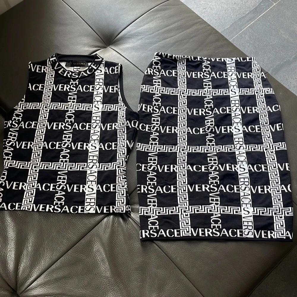 Versace sets - Picture 6 of 6